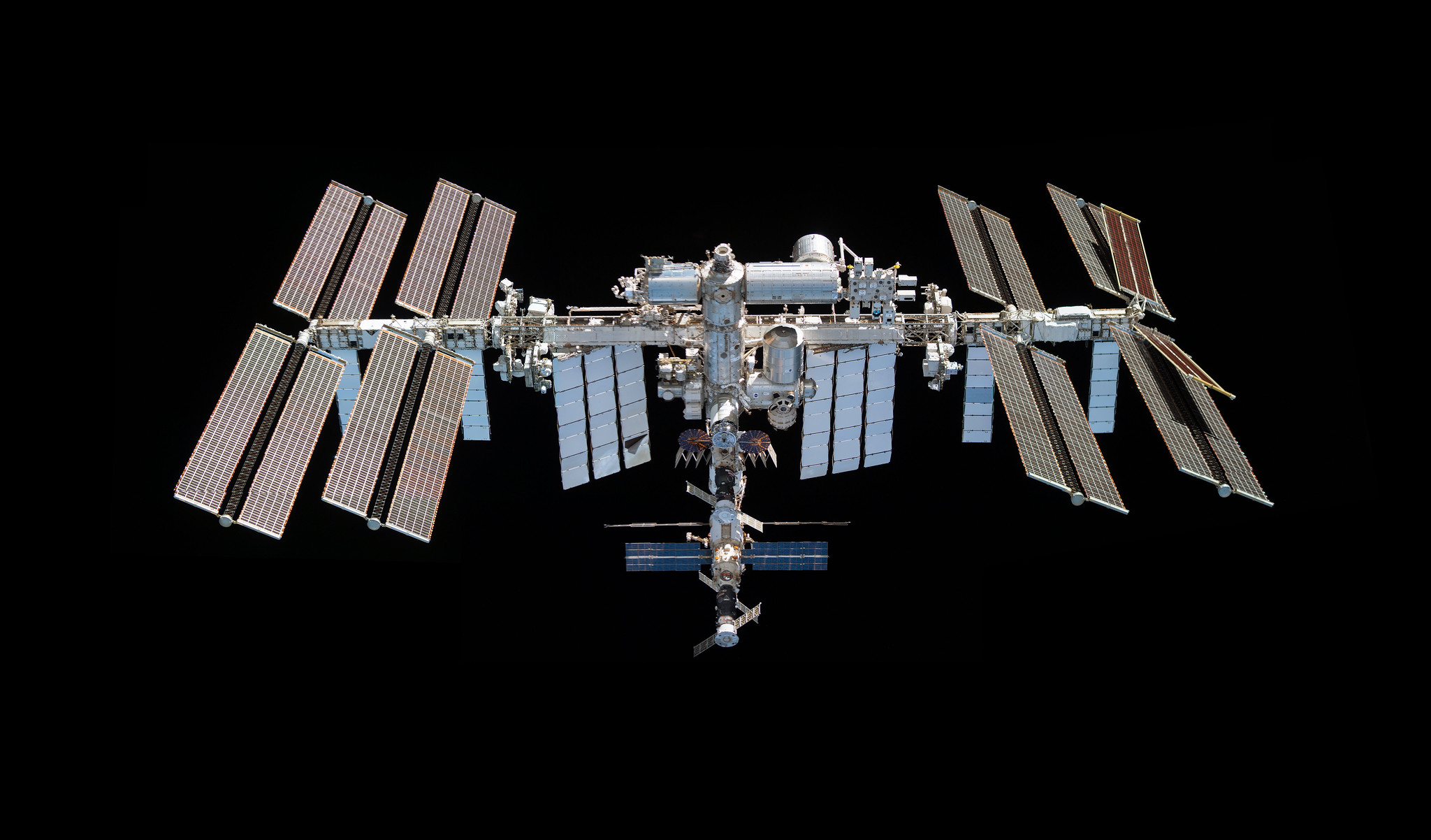 The station pictured from the SpaceX Crew Dragon (credit: NASA, https://flic.kr/p/2mR7ySb).